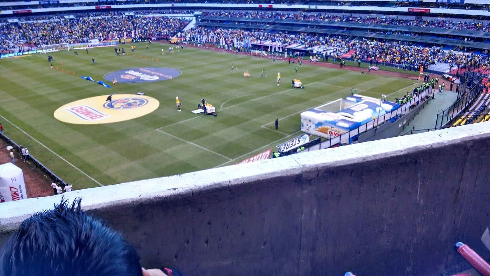 A packed Estadio Azteca in Mexico City, a 2026 World Cup host stadium